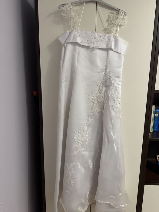 Rochita de mireasa pentru fetite