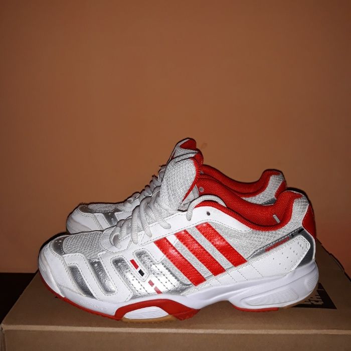 Маратонки Adidas speedcourt 5