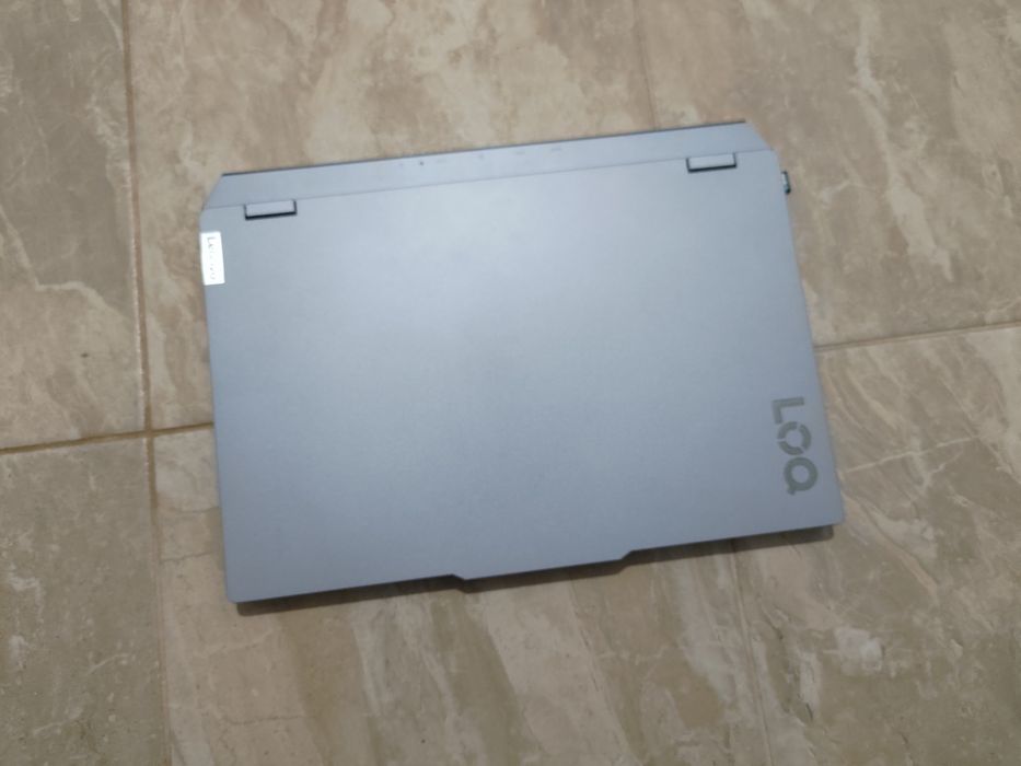 Laptop Gaming Lenovo LOQ 15IAX9