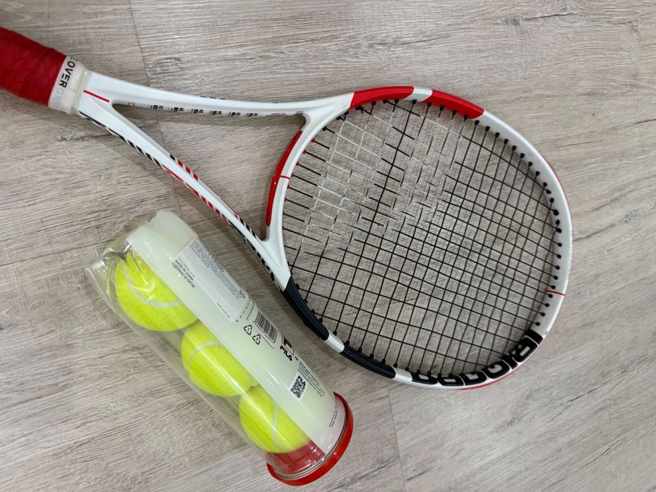 Продам теннисную ракетку Babolat