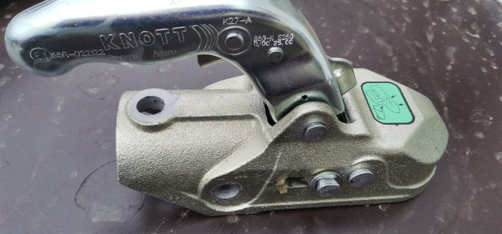 cupla platforma 2700 kg Knott KF 27 A