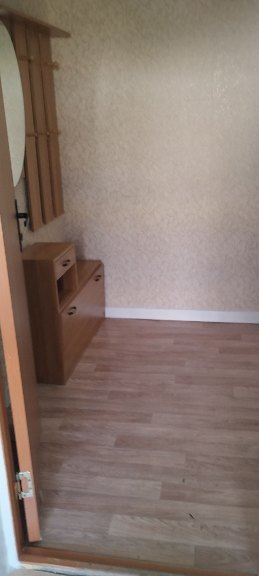 Продам 1 комнатную квартиру 1 мкр. 19 дом за 8 мл. тенге