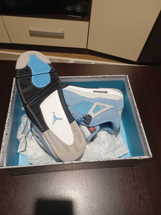 Jordan 4 university blue