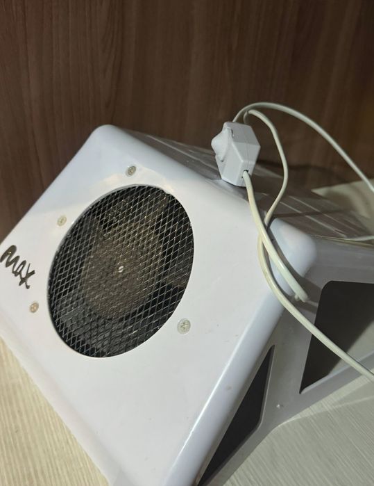 Вытяжка для маникюра / Пылесос для маникюра