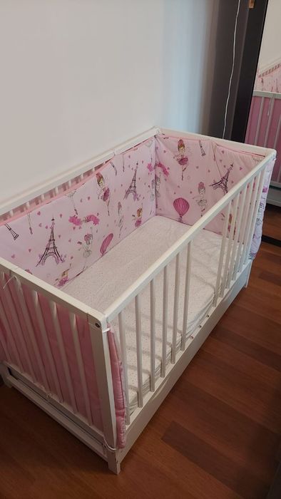 Pătuț bebe cu saltea IKEA si accesorii