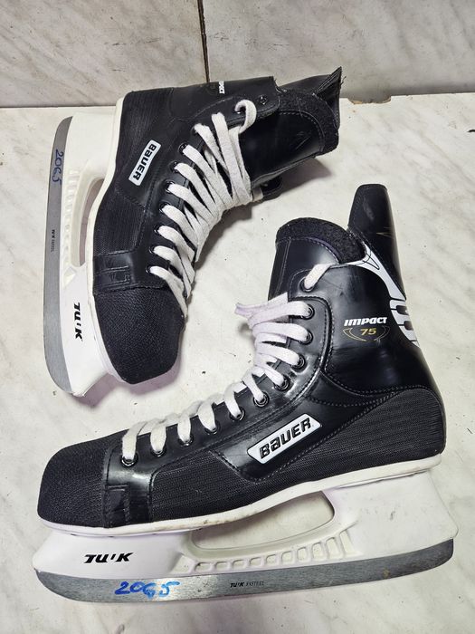 Patine 2065 hochei hockey  Bauer marime  45-46 (  29 cm)
