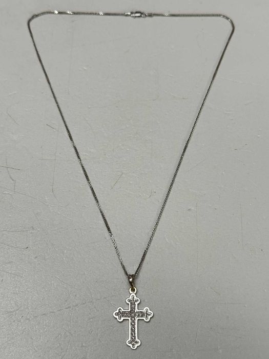 LANT + PANDANTIV AUR alb 18K - CRUCE - 16 Diamante = 0.16Ct - 5.6g !