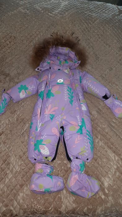 Продам  зимний комбинезон на девочку