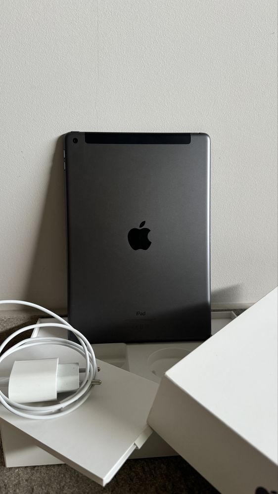 iPad 9th Gen – 64GB Wi‑Fi + Cellular – Ca nou!