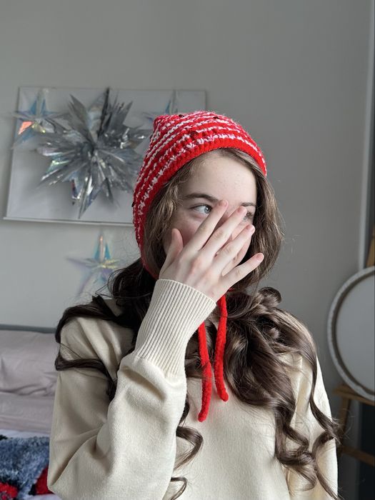 Вязанные чепчики ручной работы