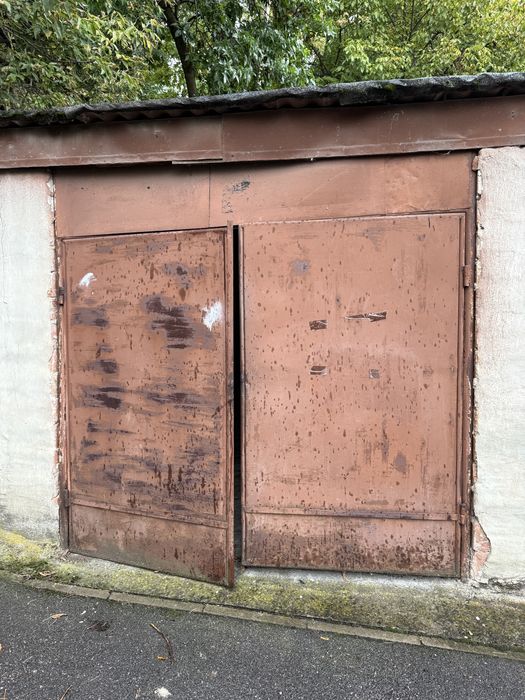 Garaj de inchiriat spatiu depozitare cartier zorilor