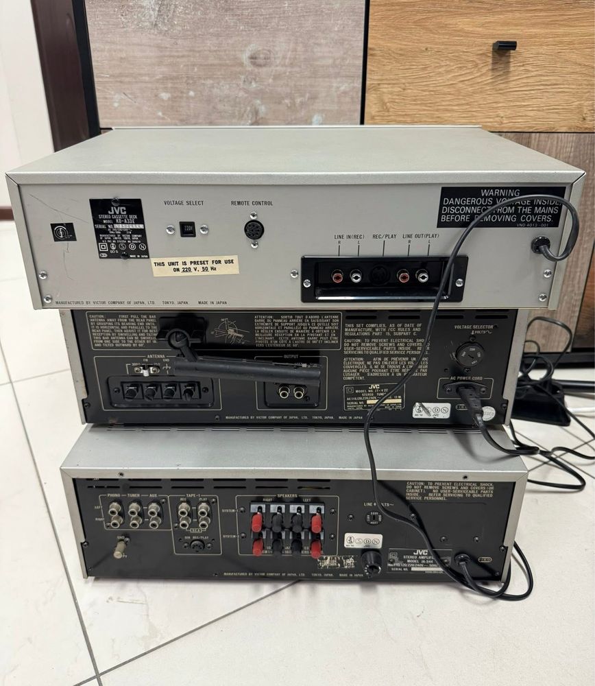 Ретро аудио сет JVC - усилвател JA-S44, тунер JT-V22 и дек JVC KD-10