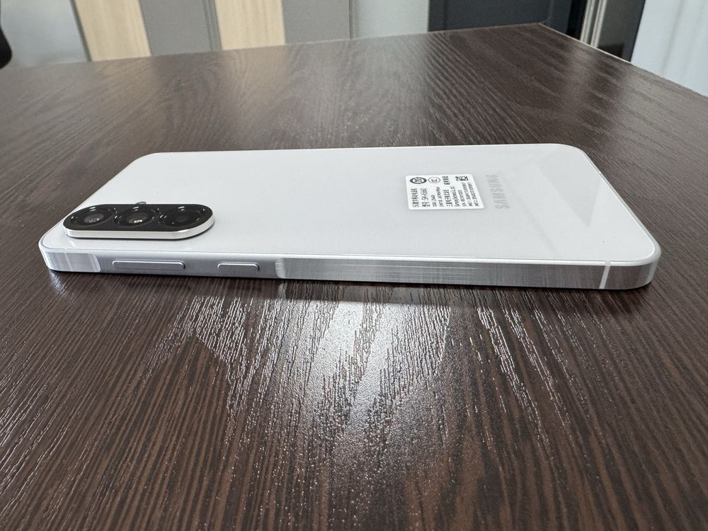 Samsung A56 12/256 Gb