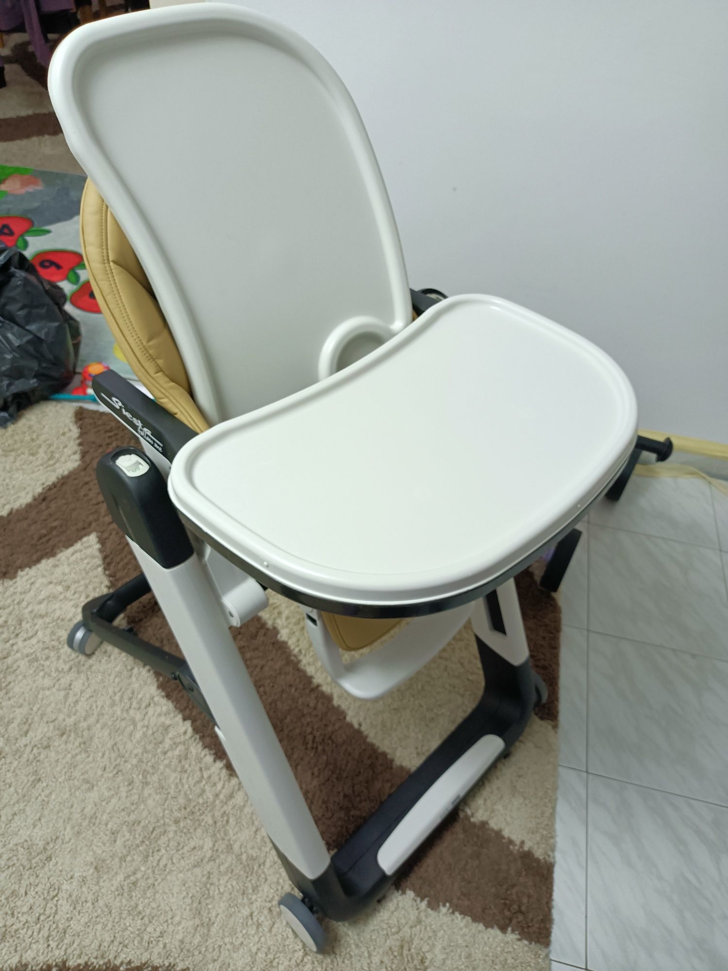 Стол за хранене Peg Perego Siesta Fallow Me