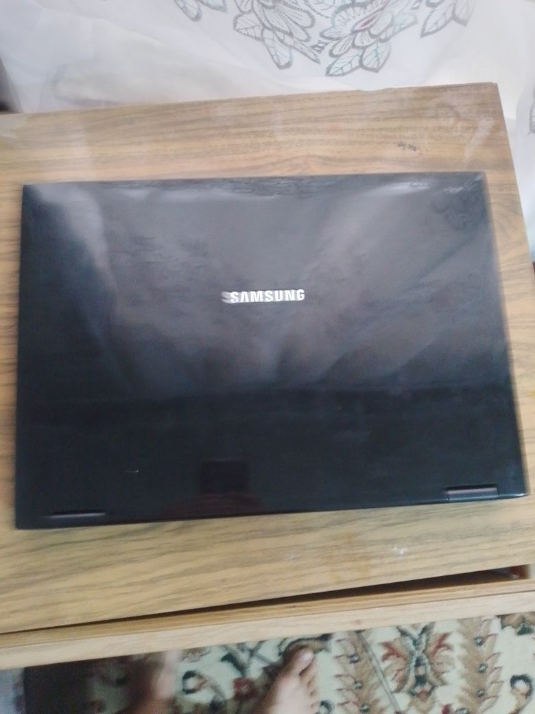 Notbuk 256 tali qotmidi zor ishlidi aybi yo liboy telefonga abmen