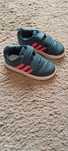 Тъмно зелени маратонки Adidas