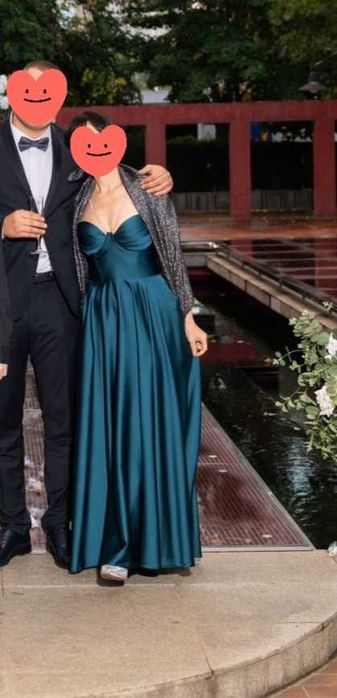 Продавам бална рокля