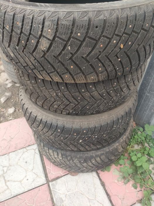 Продам зимние шины Linglobg шипованные R17