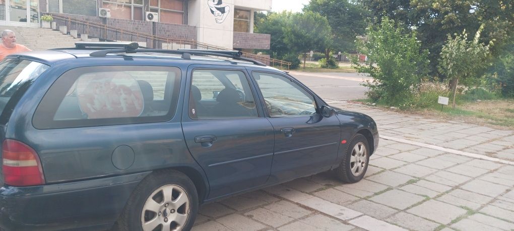 Продавам Ford Mondeo