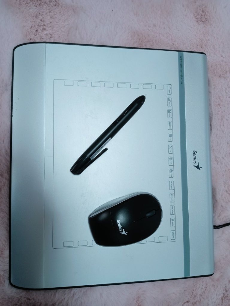 Genius MousePen i608X.  Pen tablet