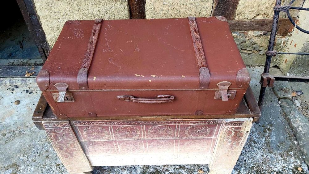 Ретро античен куфар за багаж, Декорация за дома