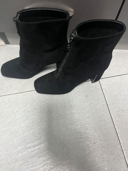 Нови боти Guess , 39номер