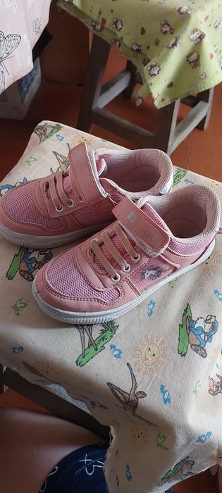 Продам детские кеды