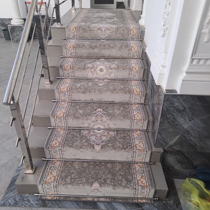 Gilam kesish va tikish