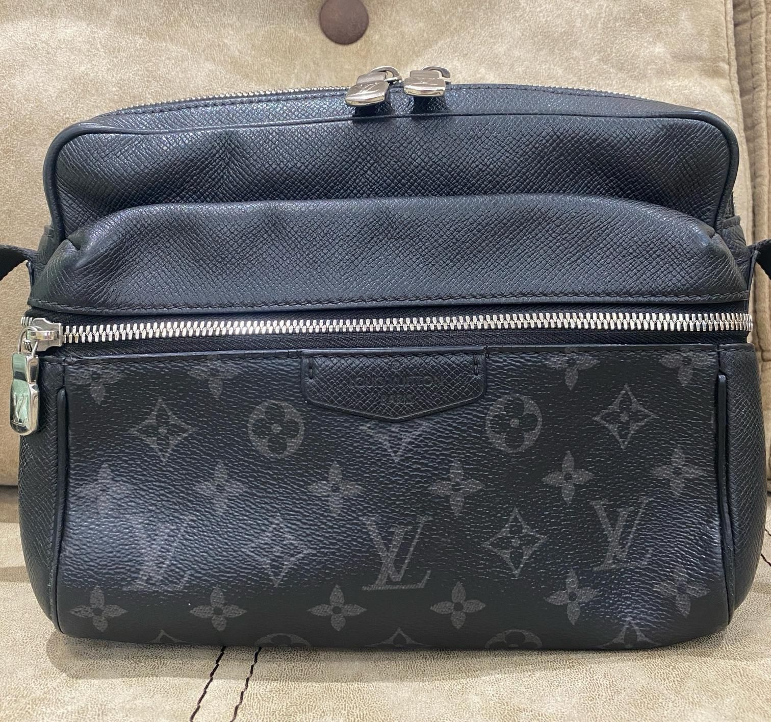 Geanta Louis vuitton outdoor messenger