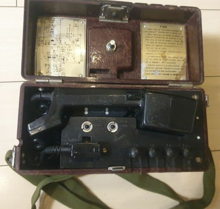 Telefon militar armata romana F 1603 
Cel din poze 
L