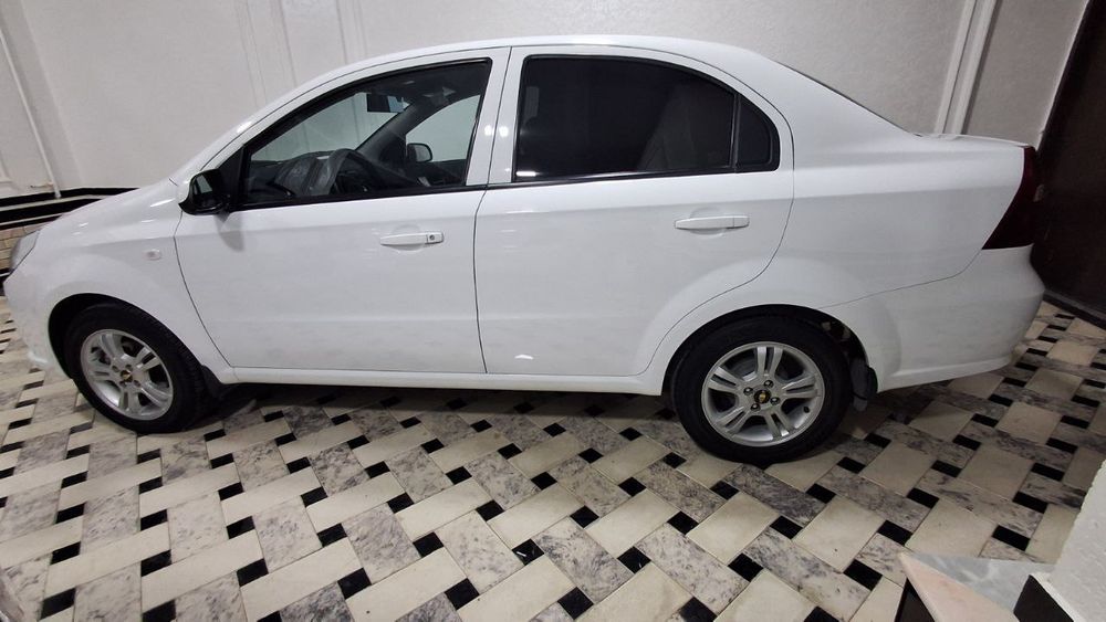 Nexia 3 avtomat 4 pazitsa metan gaz bor srochna sotiladi