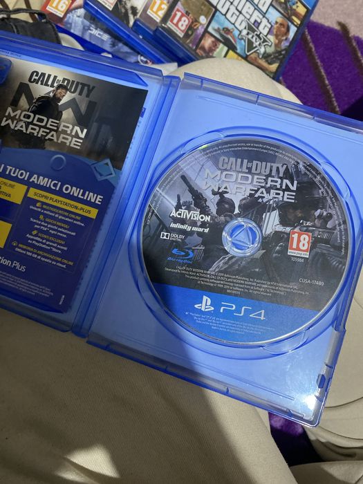 Vand joc pentru ps4 CALL OF DUTY