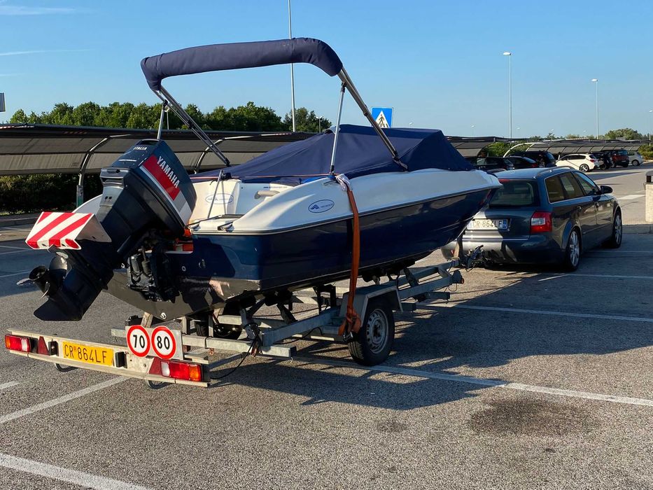 Barcă open completă de motor și peridoc