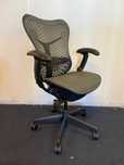Scaun Herman Miller Mirra 1