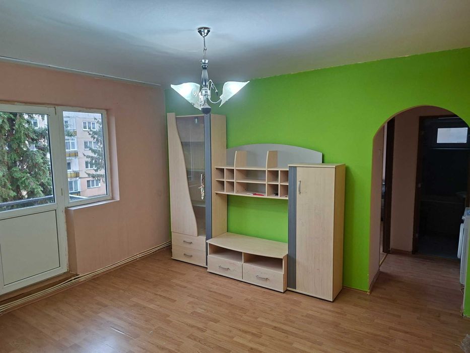 Vand apartament cu 2 camere,mobilat