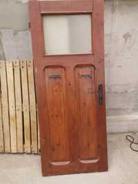 Дървена врата използвана