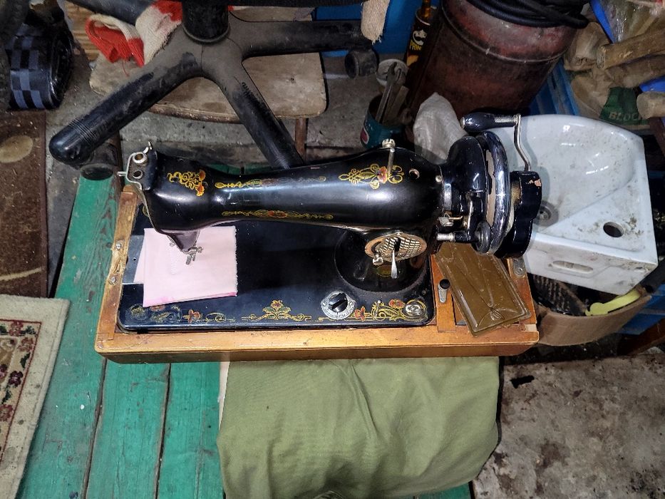 Отдам швейную машинку