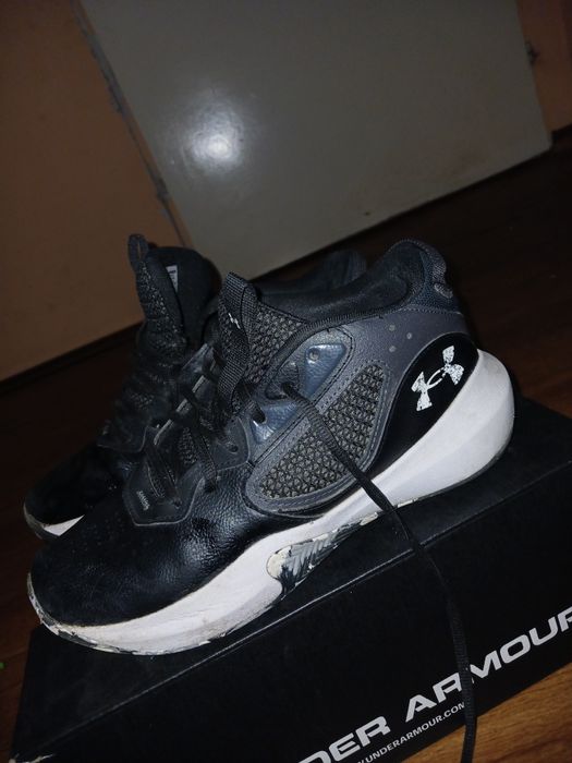 Under Armour Баскетболни обувки