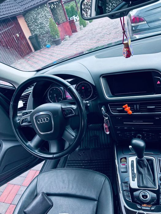 Audi Q5 2.0 TDI Quattro  AUTOMATĂ – FULL OPTION  2010