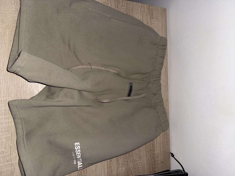 Pantaloni essentials