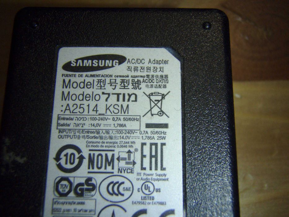 Alimentator original Samsung 25W 14V 1.78A mufa rotunda cu pin central