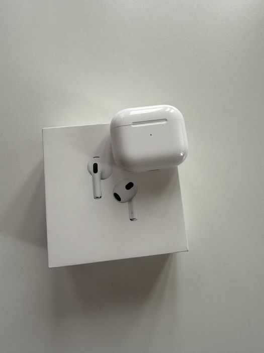 Apple AirPods 3 Gen