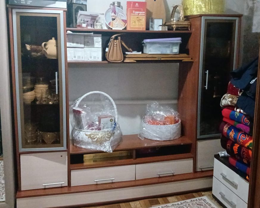 Продам шкаф для телевизора
