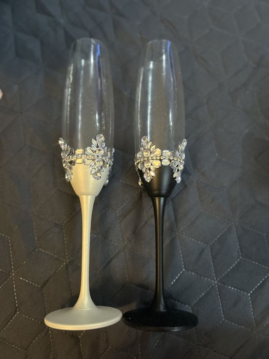 Vand set pahare nunta si buchet mireasa