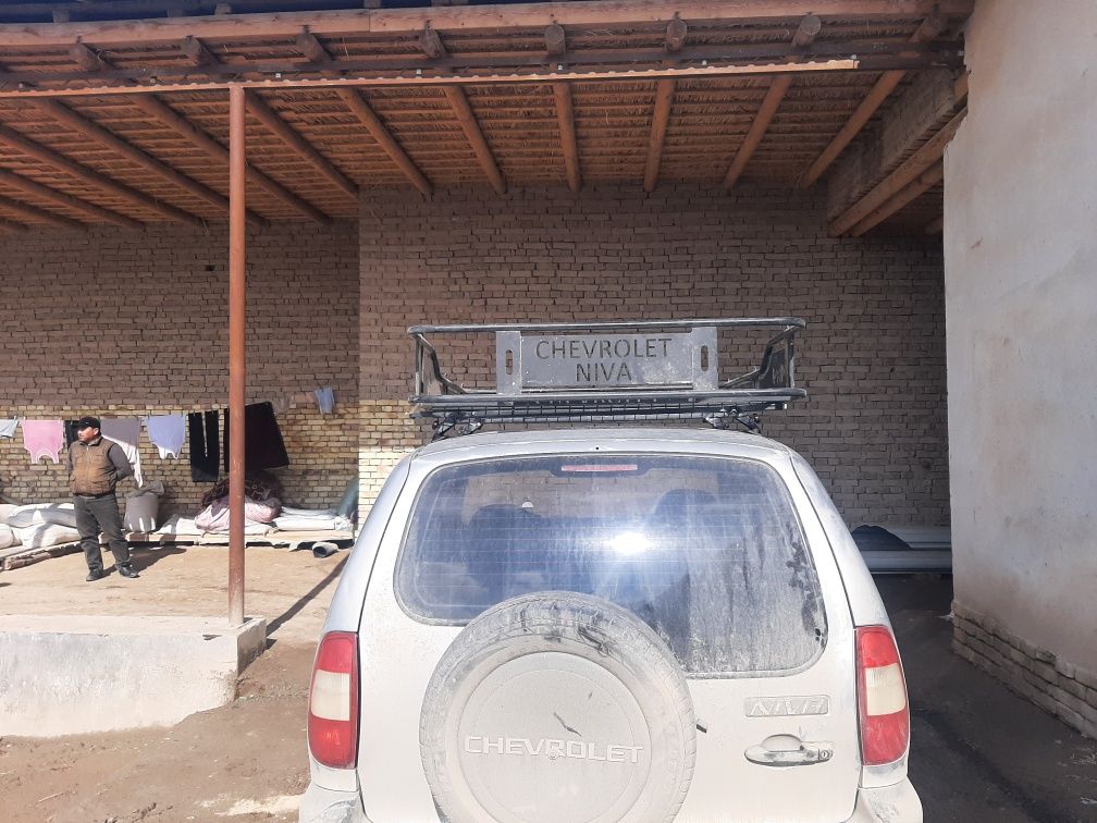 Niva bagaj sotiladi