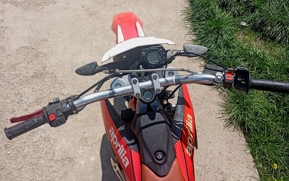 Cross Aprilia RX