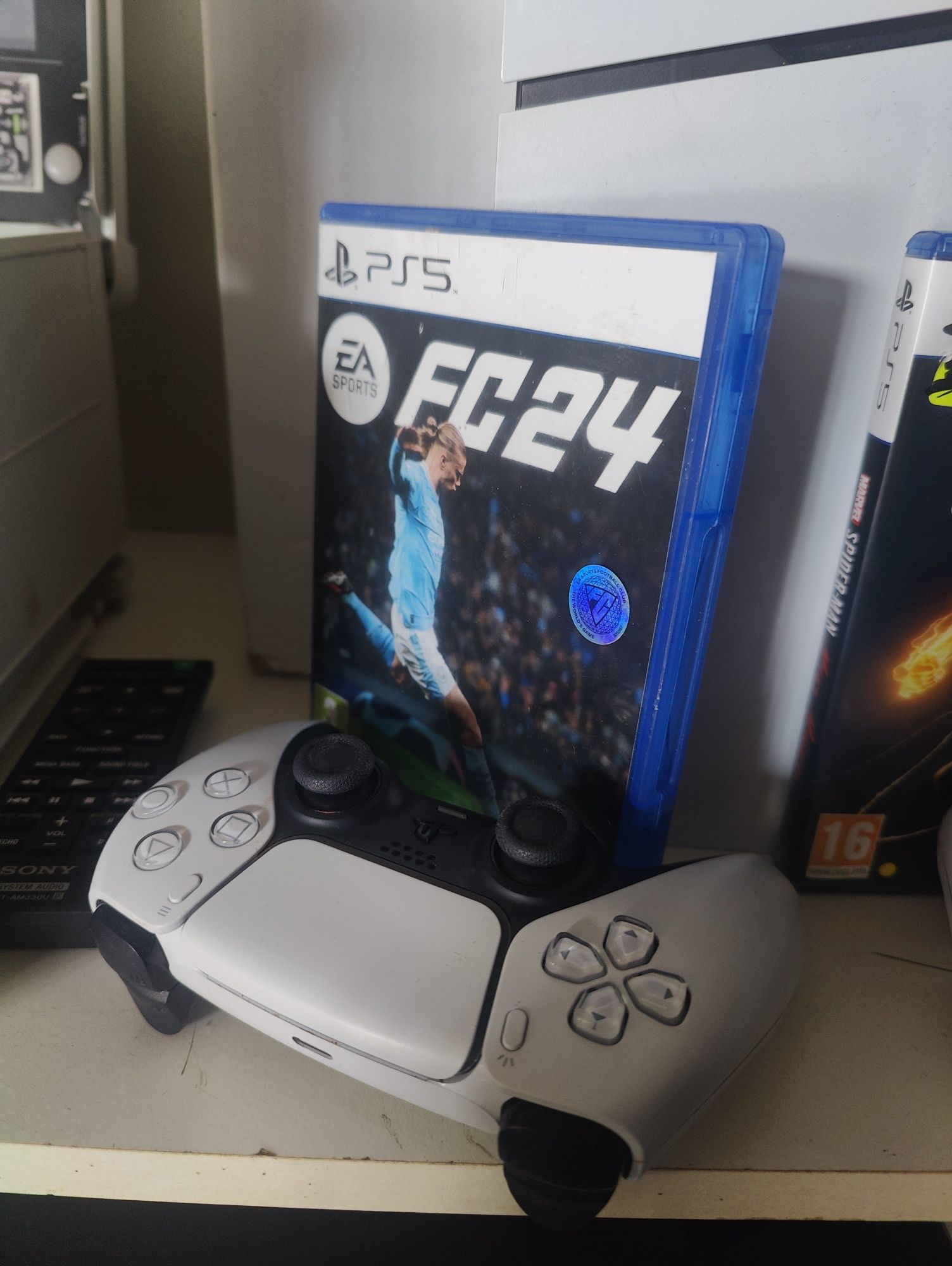Sony Playstation 5 slim 2 контролера
+1 Контролер
+2 игри