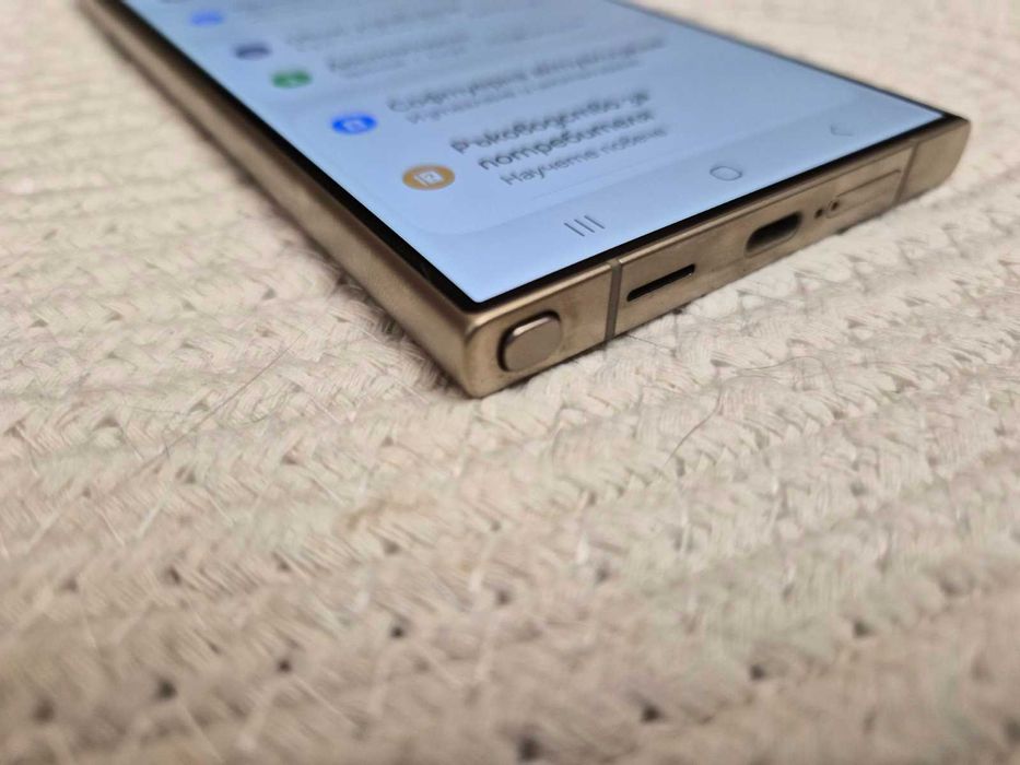 Samsung Galaxy S24 Ultra 5G 256GB Black / Yellow Перфектен! Гаранция!