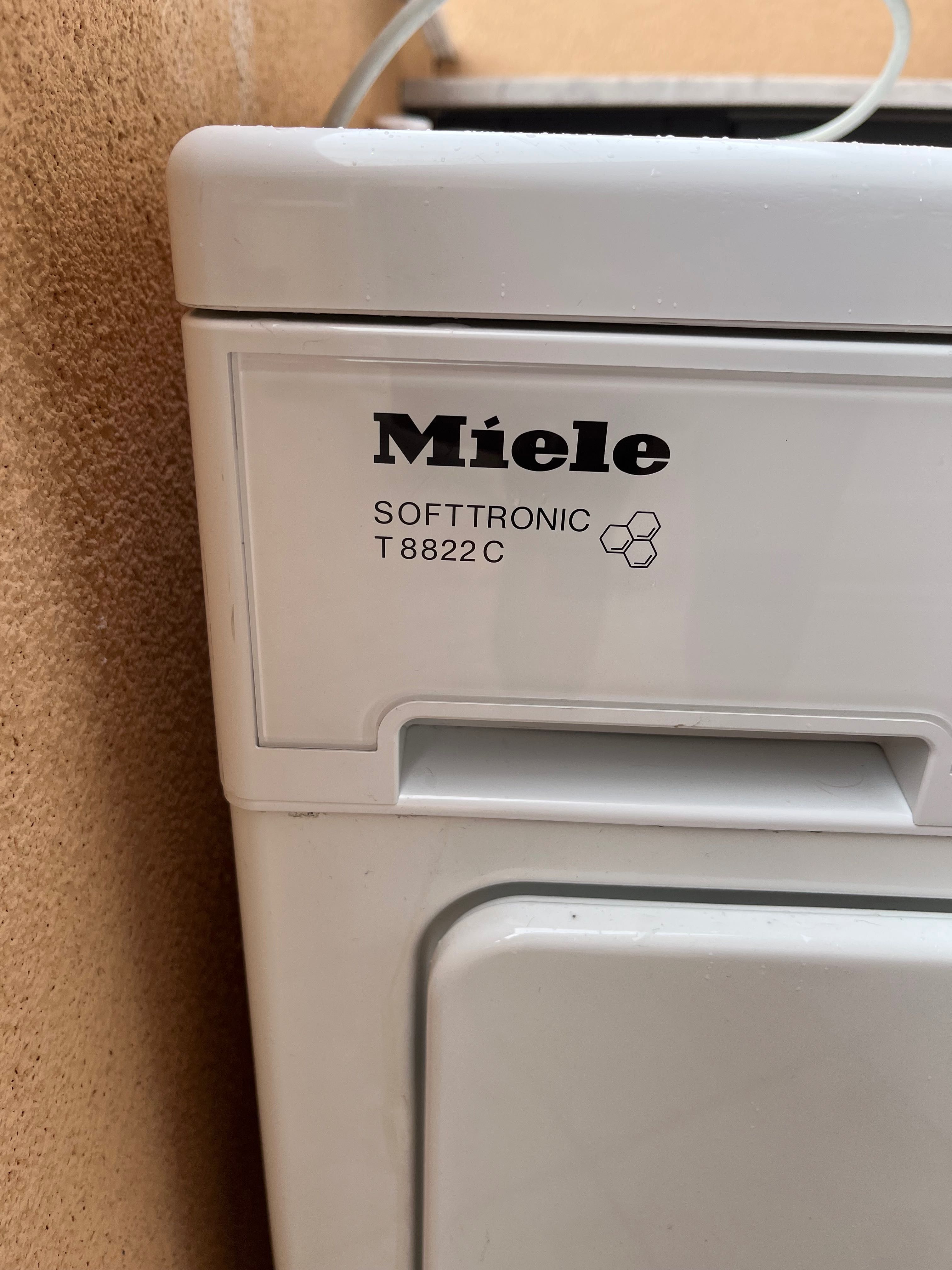 Сушилня Miele T8822C