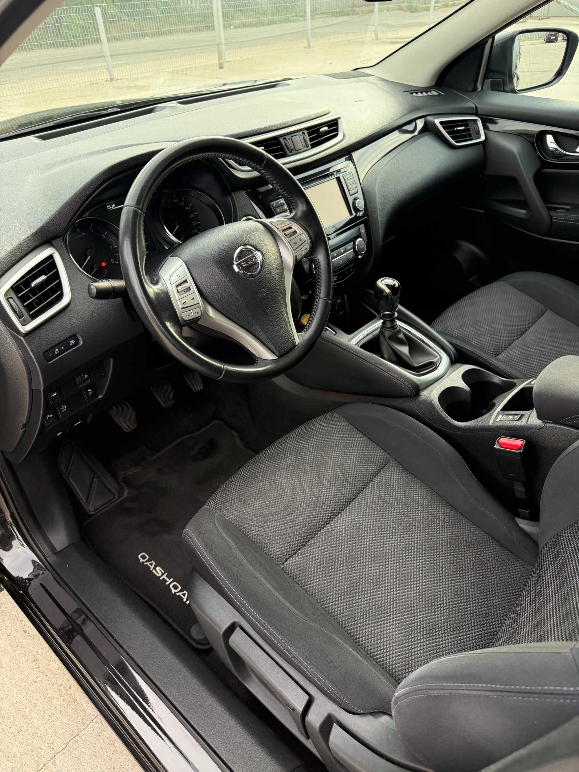 Nissan Qashqai 1.2 бензин, 360 камери, подгрев, дистроник и др.
